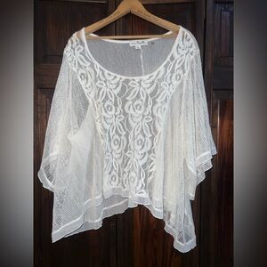 Simply Noelle White‎ Lace Overlay Top L/XL
